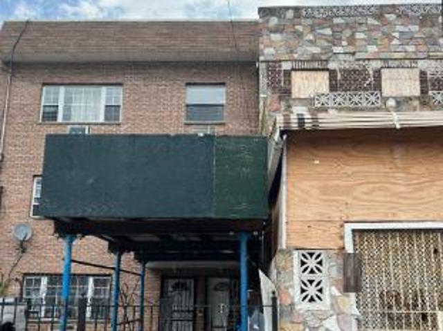 House for sale in Arverne, New York