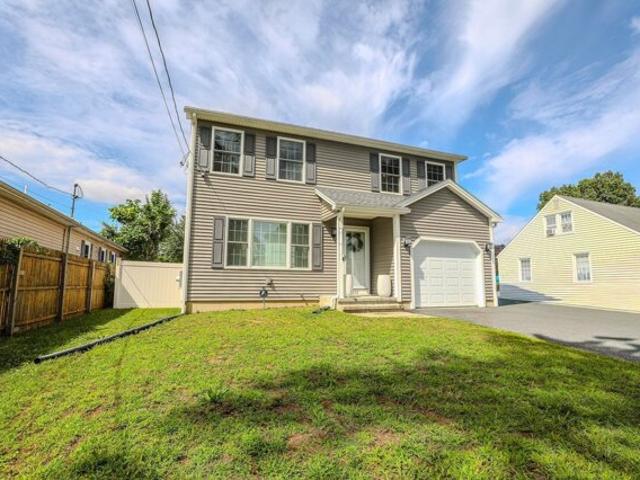 House for sale in Pine Point, Springfield