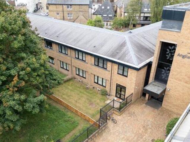 House for sale in Huntingdon