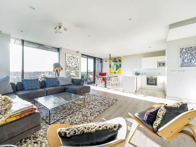 Apartment for rent in Browning Estate, Greater London