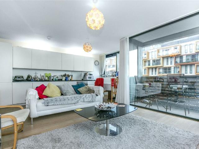 Apartment for rent in Browning Estate, Greater London
