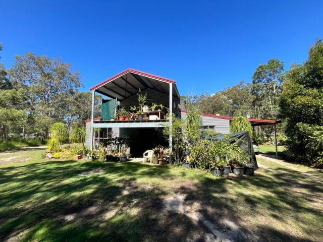 House for sale in Moore Park Beach, Queensland