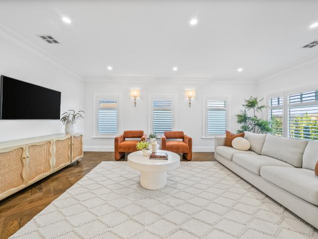 House for sale in Taylors Hill, Melbourne