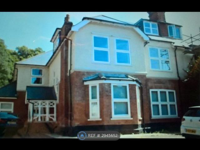 Apartment for rent in Totteridge, Cressex