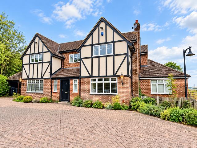 House for rent in Sewardstonebury, Epping Forest