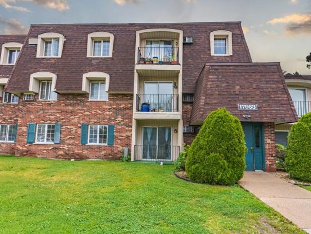 Condo for sale in Country Club Hills, Illinois