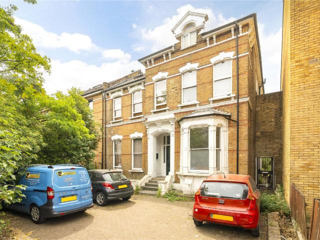 Apartment for rent in Stamford Hill, Greater London