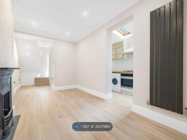 Apartment for rent in Clapham Junction, Greater London