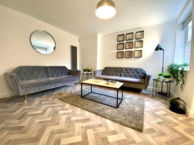 Room for rent in Leyfields, Kettlebrook