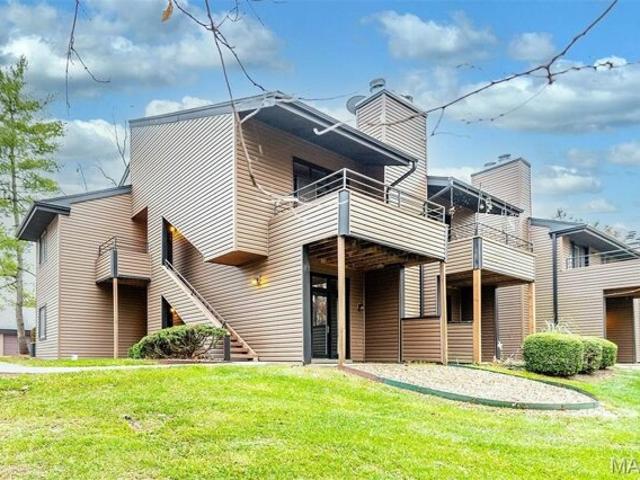 Condo for sale in Maryland Heights, Missouri