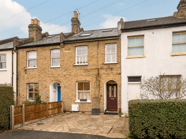 House for rent in London Borough of Merton, Raynes Park