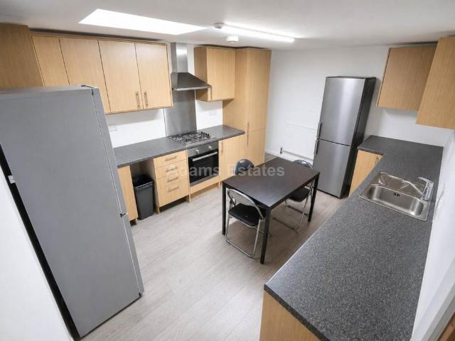 House for rent in Newtown, Reading