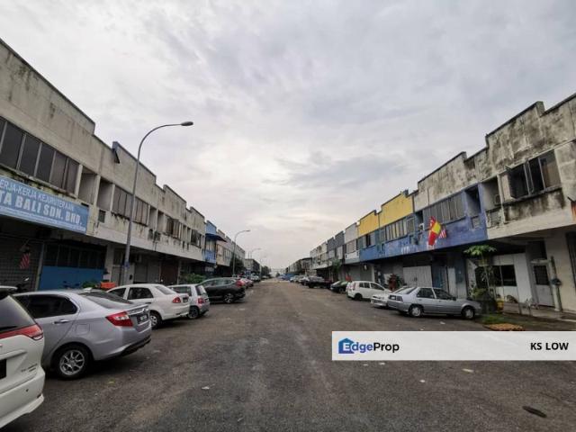 Warehouse for rent in Petaling, Alam Impian