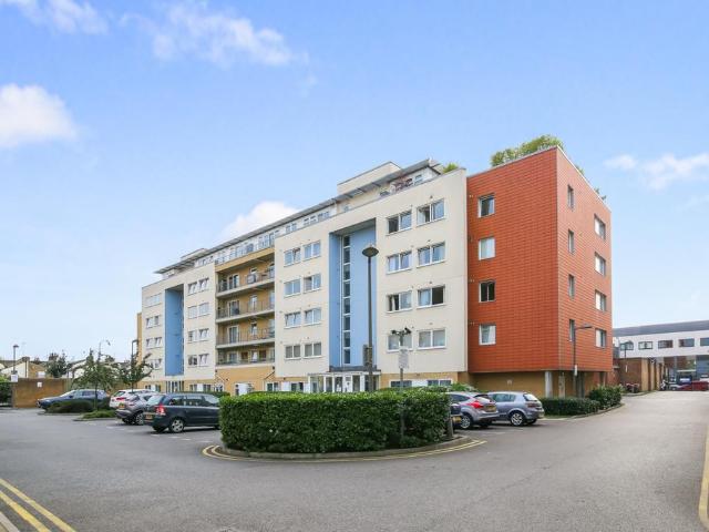 Apartment for rent in Maryland, Greater London
