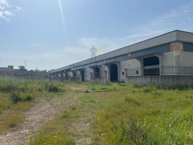 Capannone in vendita a Puglia, Barletta-andria-trani