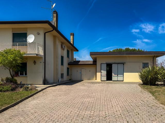 Villa Indipendente in affitto a Sant'Ambrogio, Trebaseleghe