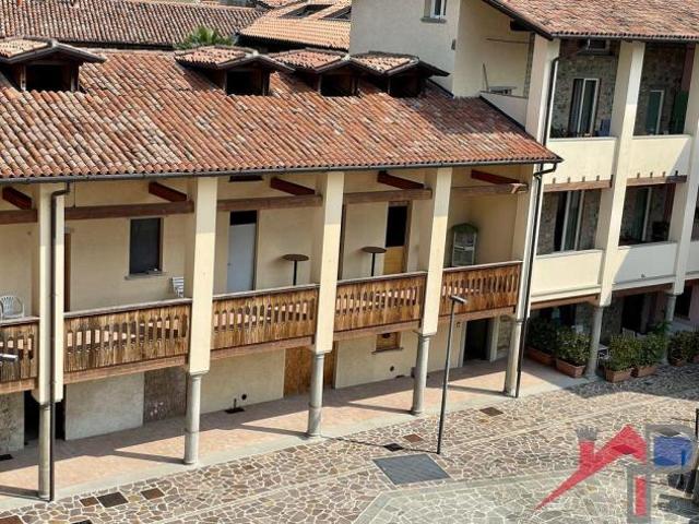 Appartamento in vendita a Caprino Bergamasco, Lombardia