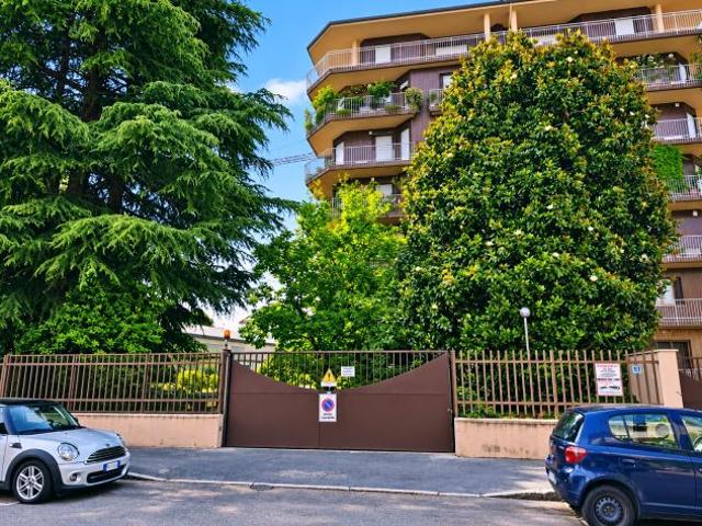 Box in affitto a Villapizzone, Milano
