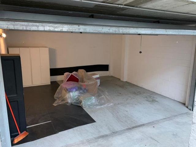 Box in vendita a Monza, Lombardia