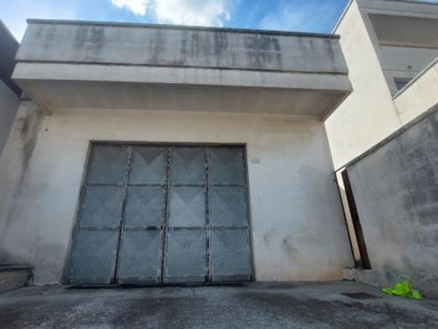 Box in vendita a Lizzanello, Lecce