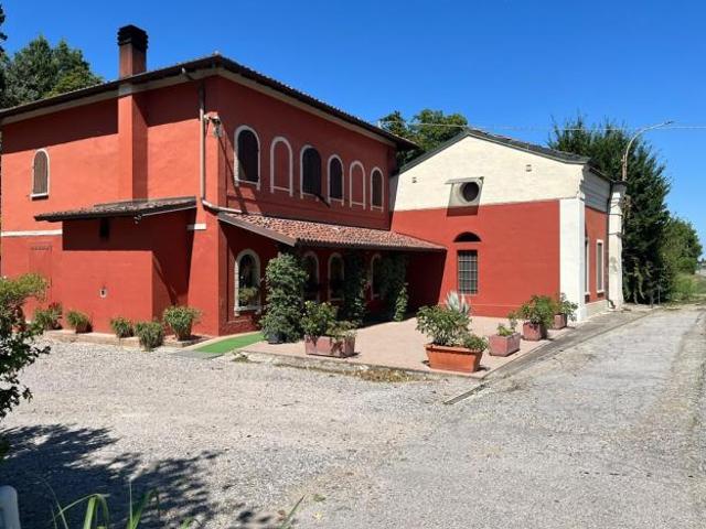 Locale Commerciale in vendita a Terranova Dei Passerini, Lombardia