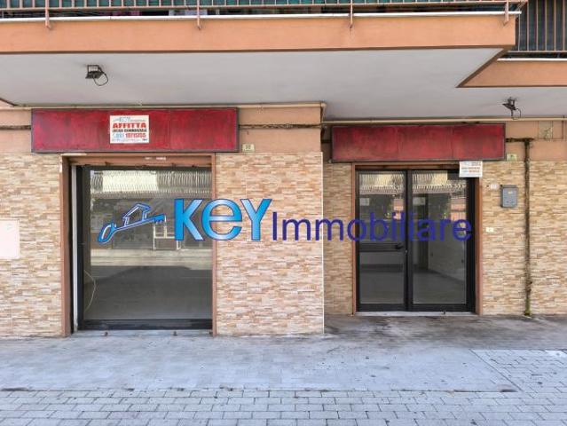 Locale Commerciale in affitto a Quarto, Campania