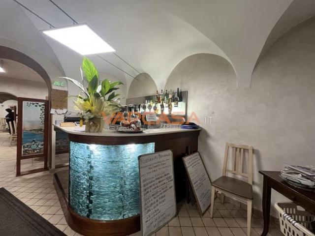 Locale Commerciale in affitto a Romano Di Lombardia, Lombardia