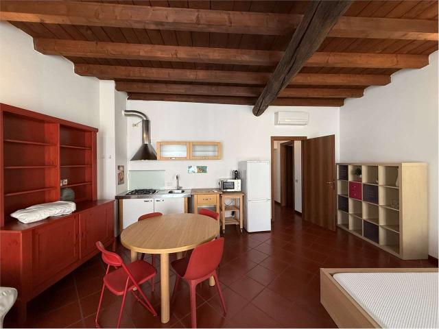 Appartamento in affitto a Borgovico, Como