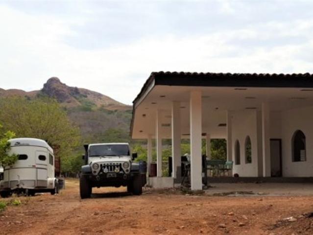 Amplia casa de 320 mts2 y 2 htas de terreo en cocle, penonome