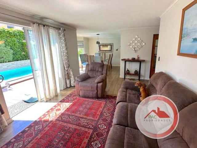 Amplia Casa En Venta 4d 3b Con Piscina En Valle Lo Campino
