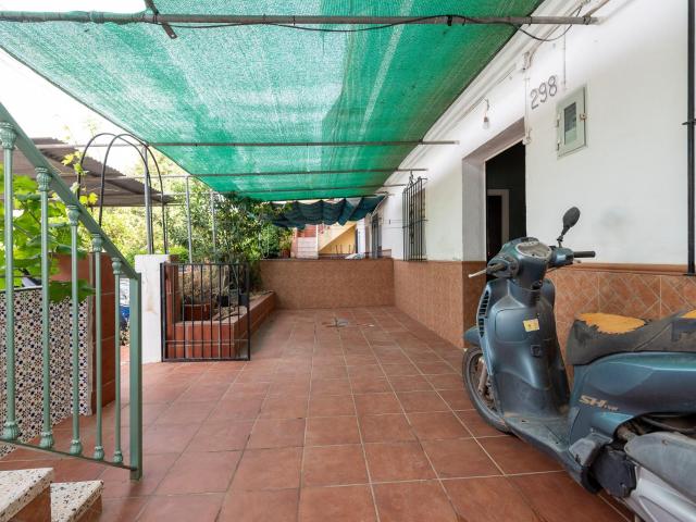 Casa en venta en Puerto de la Torre, Málaga-Costa del Sol