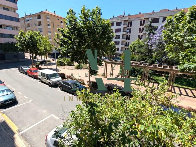 Oficina en venta en Margallo, Cáceres