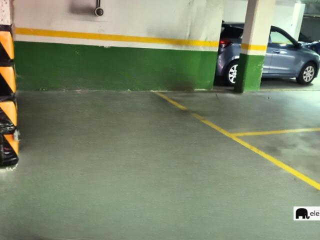 Garaje en venta en Madrid, Simancas