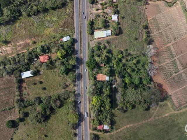 Amplia Propiedad Comercial En Venta En La Colonia París, Herrera