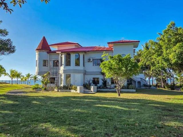 Amplia Casa Frente Al Mar En 1.5 Hectáreas En Playa Nanzal, Chiriquí