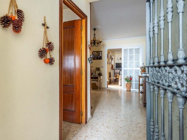 Casa en venta en Camas, Andalucía