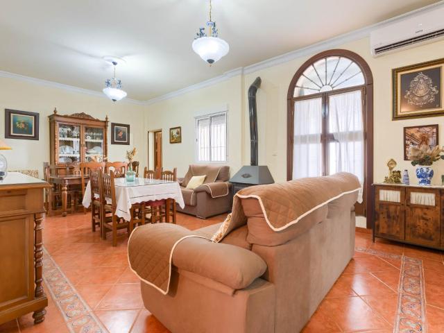 Casa en venta en Olivares, Andalucía