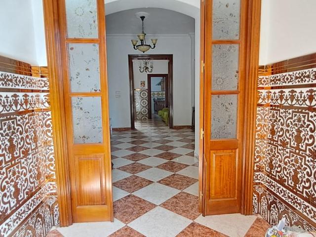 Casa en venta en Brenes, Andalucía