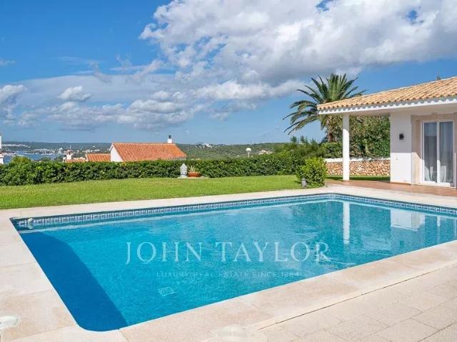 Chalet en venta en Cala Llonga, Menorca