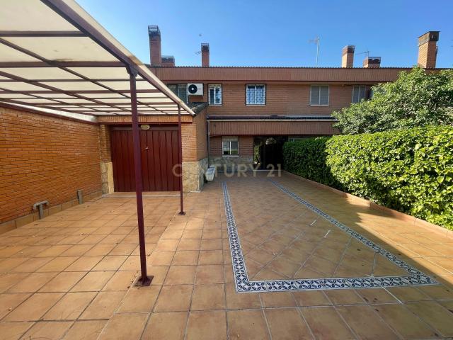 Casa en venta en Distrito V, Alcalá De Henares