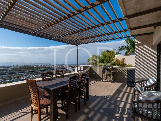 Piso en venta en San Eugenio Alto, Adeje