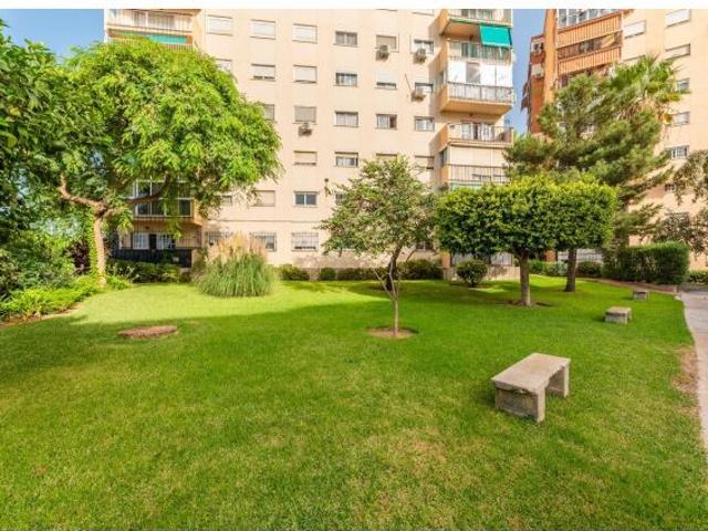 Piso en venta en Los Naranjos, Málaga