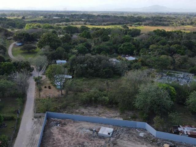 Súper precio. Amplio terreno en venta para inversión y desarrollo