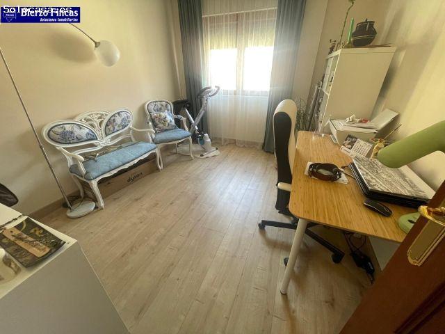 Piso en venta en Armunia, León