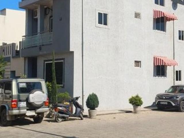 House for sale in Madya