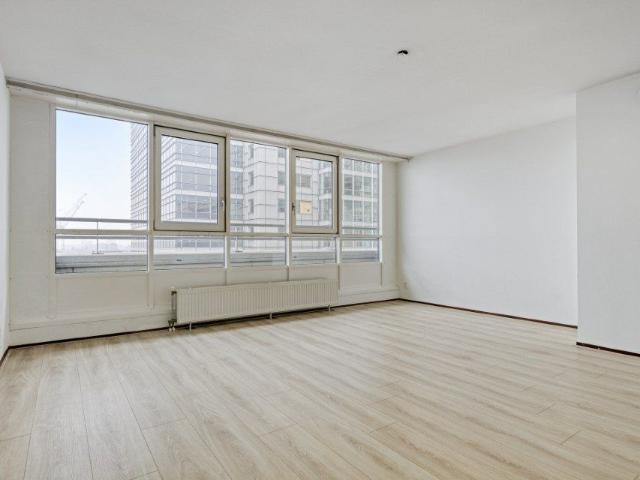 Woning te huur in De Omval, Amsterdam