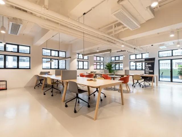 Bedrijfspand te huur in Alphen Aan Den Rijn, Zuid Holland