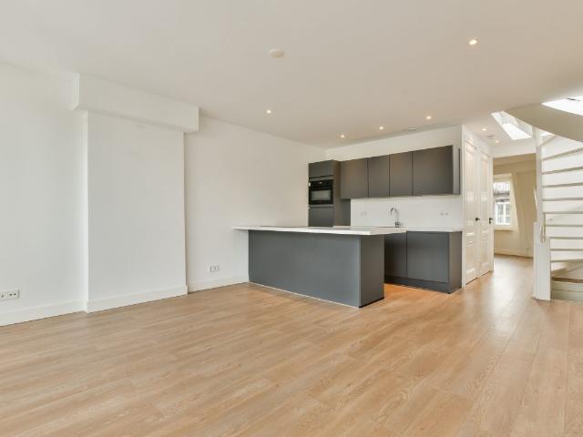 Appartement te huur in Zuid, Amsterdam