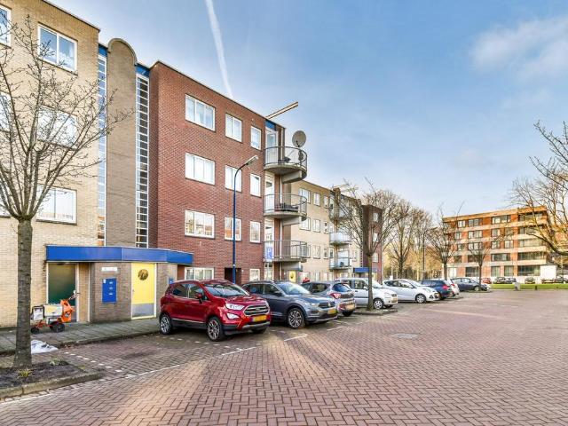Appartement te huur in Sloten, Amsterdam