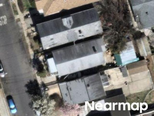 House for sale in The Bronx, Arverne